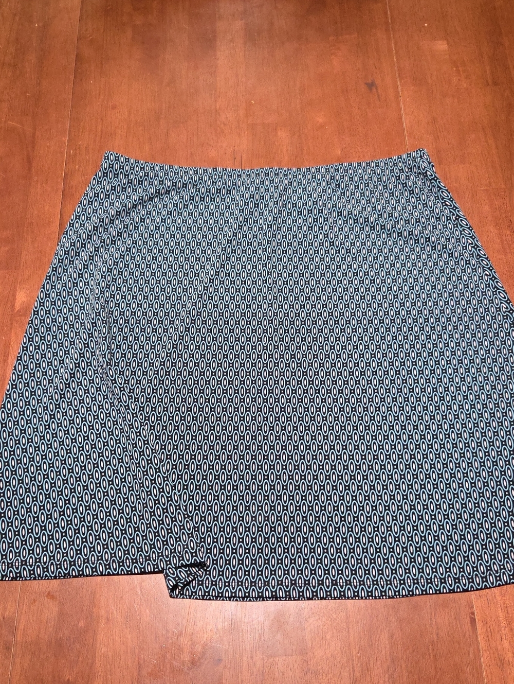 croft & barrow Black & White Mini Skirt with Oval Geometric Print